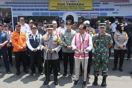 Jelang Lebaran, Kapolri dan Kemenhub Tinjau Arus Mudik Di Pelabuhan