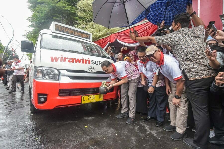 Wali Kota Eri Resmikan 52 Unit Wira Wiri Suroboyo