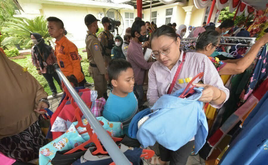 Pemkot Surabaya Bersama GOW Gelar Garage Sale dan Sembako Ramadhan