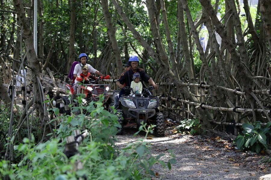 Romokalisari Adventur Destinasi Wisata Primadona Surabaya