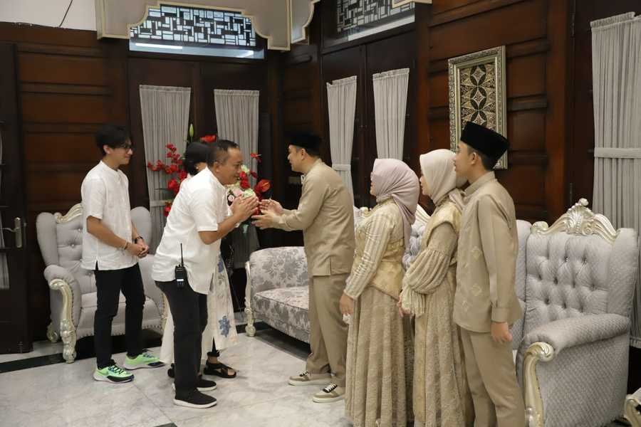 Wali Kota Eri Dan Keluarga Rayakan Lebaran, Open House Rumah Dinas