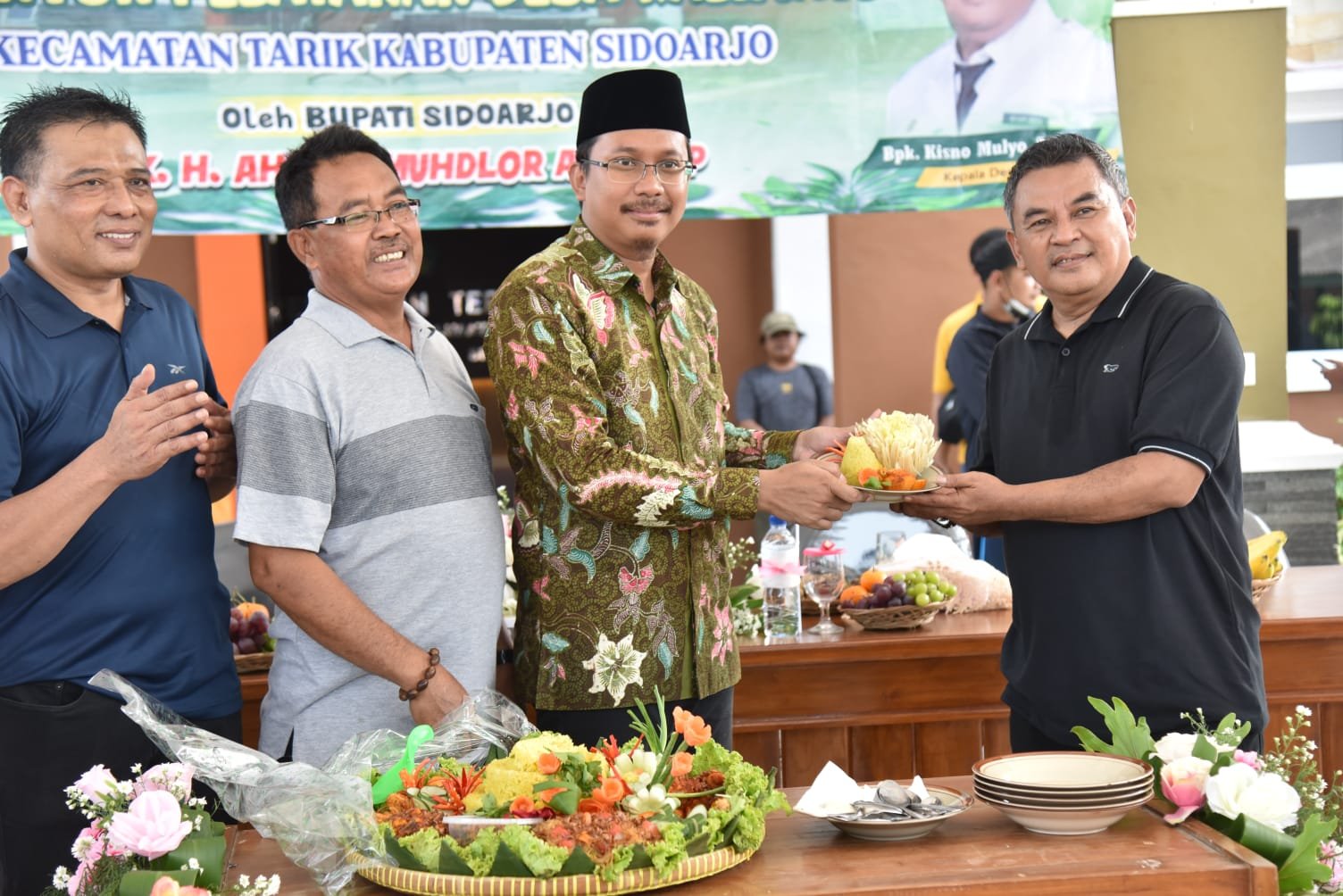 Jadi Ujung Tombak Pelayanan Pemerintah, Gus Muhdlor Dorong Kualitas Pelayanan Publik di Kantor Desa Ditingkatkan