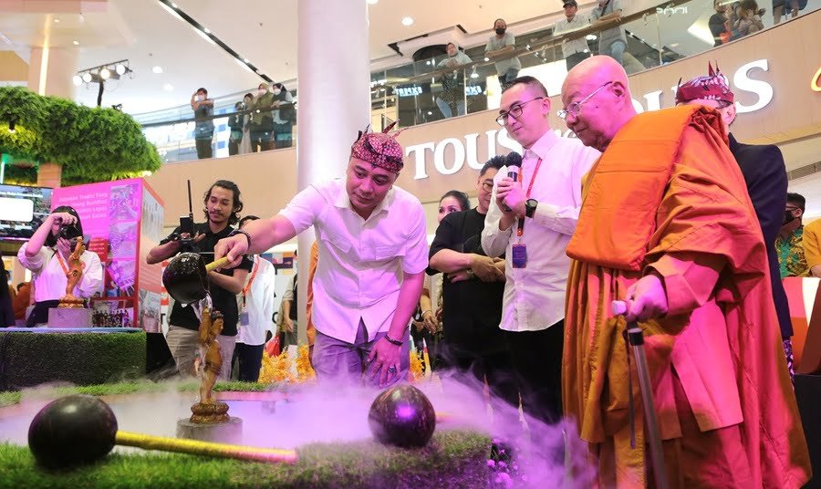 YBA Indonesia Gelar Vesak Festival Di Tanjungan Plaza Surabaya