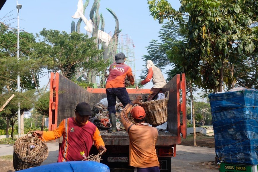 Dinas Lingkungan Hidup Surabaya Tekan Sampah Plastik Dua Ton Per-hari