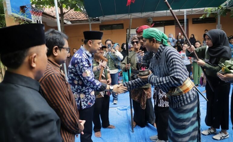 Sedekah Bumi di Petilasan Mbah Goemok