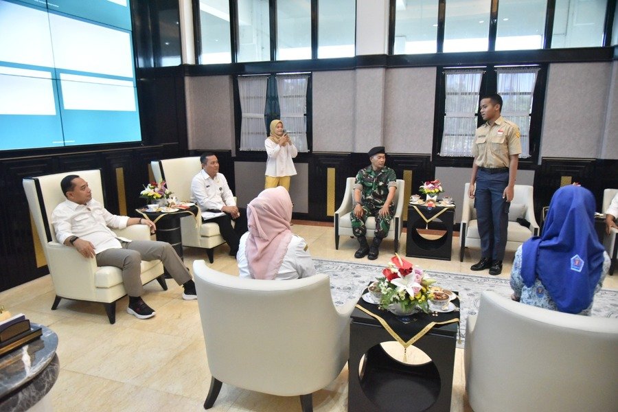 Persiapan Generasi Emas 2045: Wali Kota Surabaya Kumpulkan Pemuda Pemudi Berprestasi