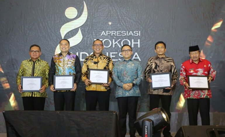 Pemkot Surabaya Meraih Penghargaan Merdeka Award 2023 untuk Reformasi Birokras