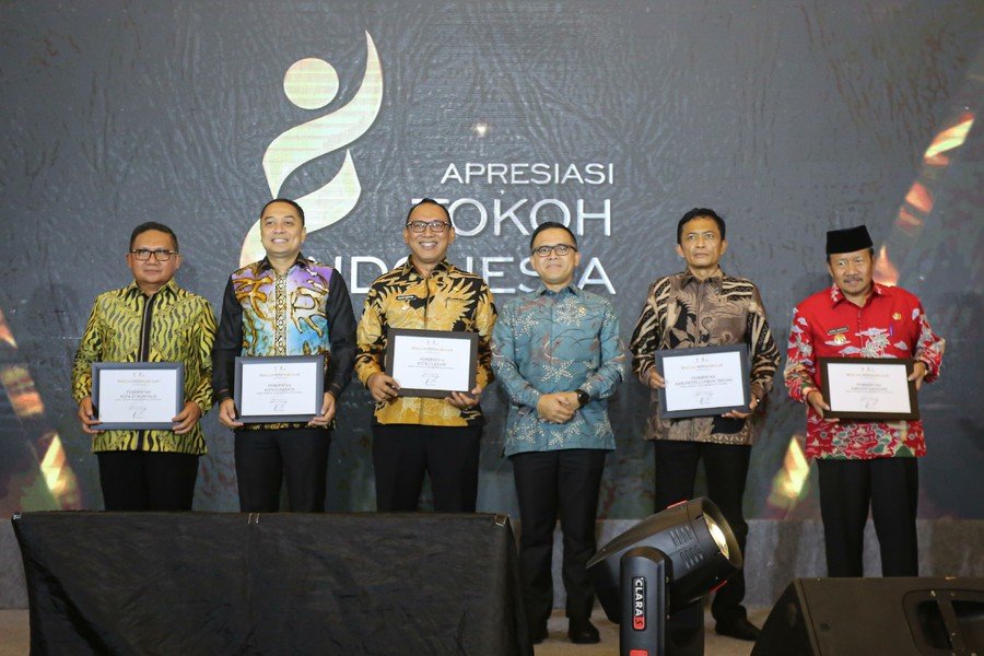 Pemkot Surabaya Meraih Penghargaan Merdeka Award 2023 untuk Reformasi Birokras