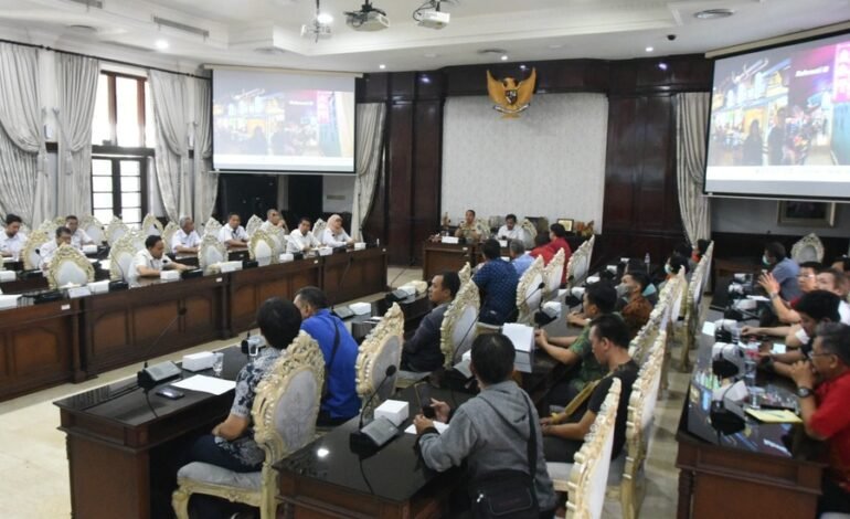 Wali Kota Surabaya Dorong Pengusaha Kya-kya Kembang Jepun Berkolaborasi untuk Meramaikan Kawasan Wisata