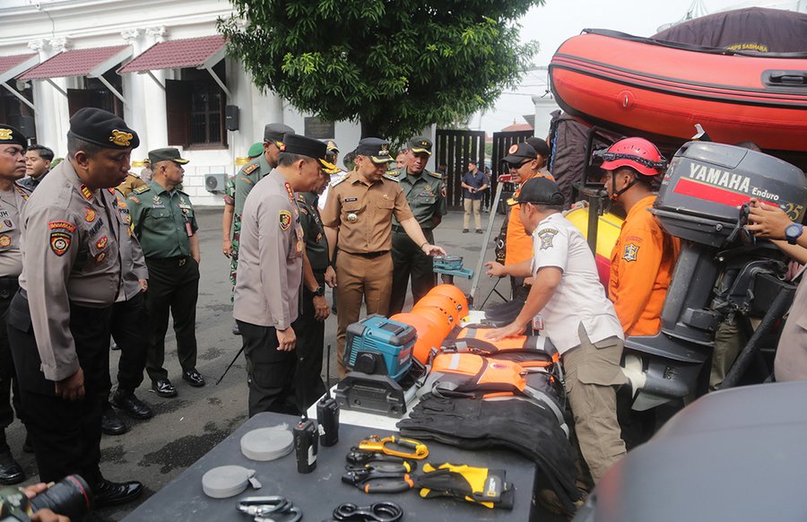 Surabaya Siaga Bencana: Apel Pasukan Hadapi Cuaca Ekstrem!