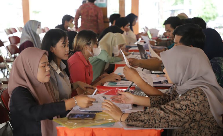 Beasiswa Pemuda Tangguh Surabaya 2024, Dukungan Pemkot untuk Generasi Emas